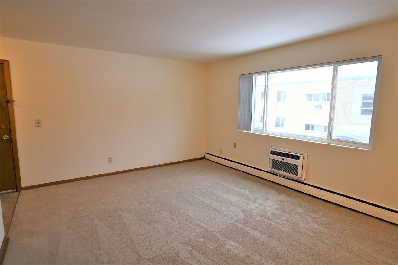 Premier Properties - 6526 - Photo 7 of 21