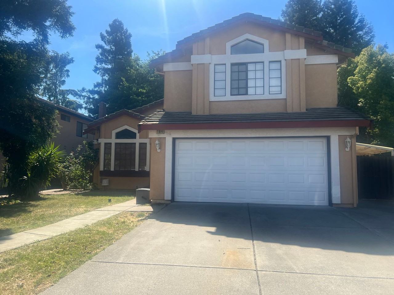 184 Nantucket Cir - Photo 2 of 33