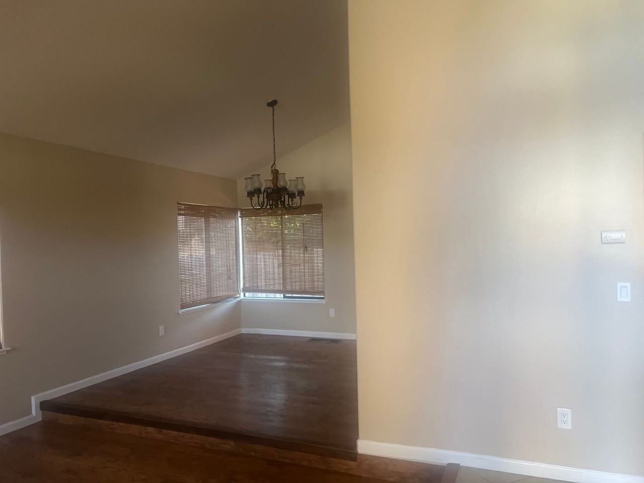 184 Nantucket Cir - Photo 3 of 33