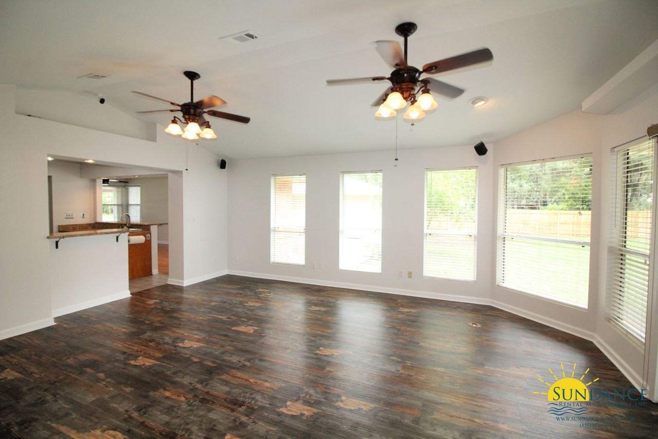 291 Beachview Dr Ne - Photo 3 of 28