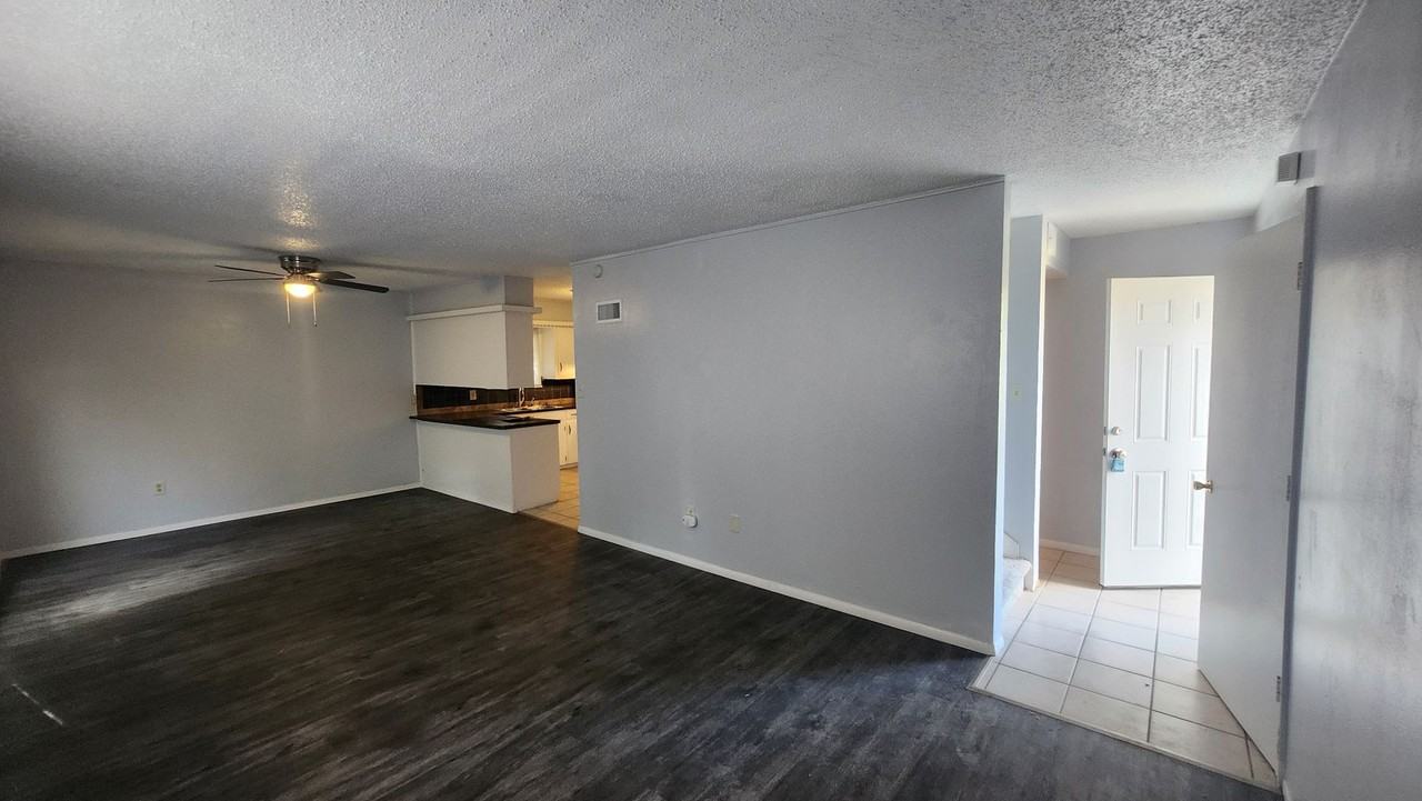 5519 Nw Eisenhower Dr - Photo 4 of 15