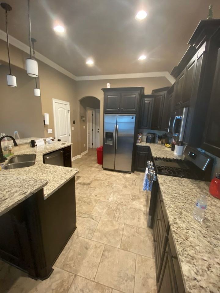 922 Antler Dr - Photo 4 of 13