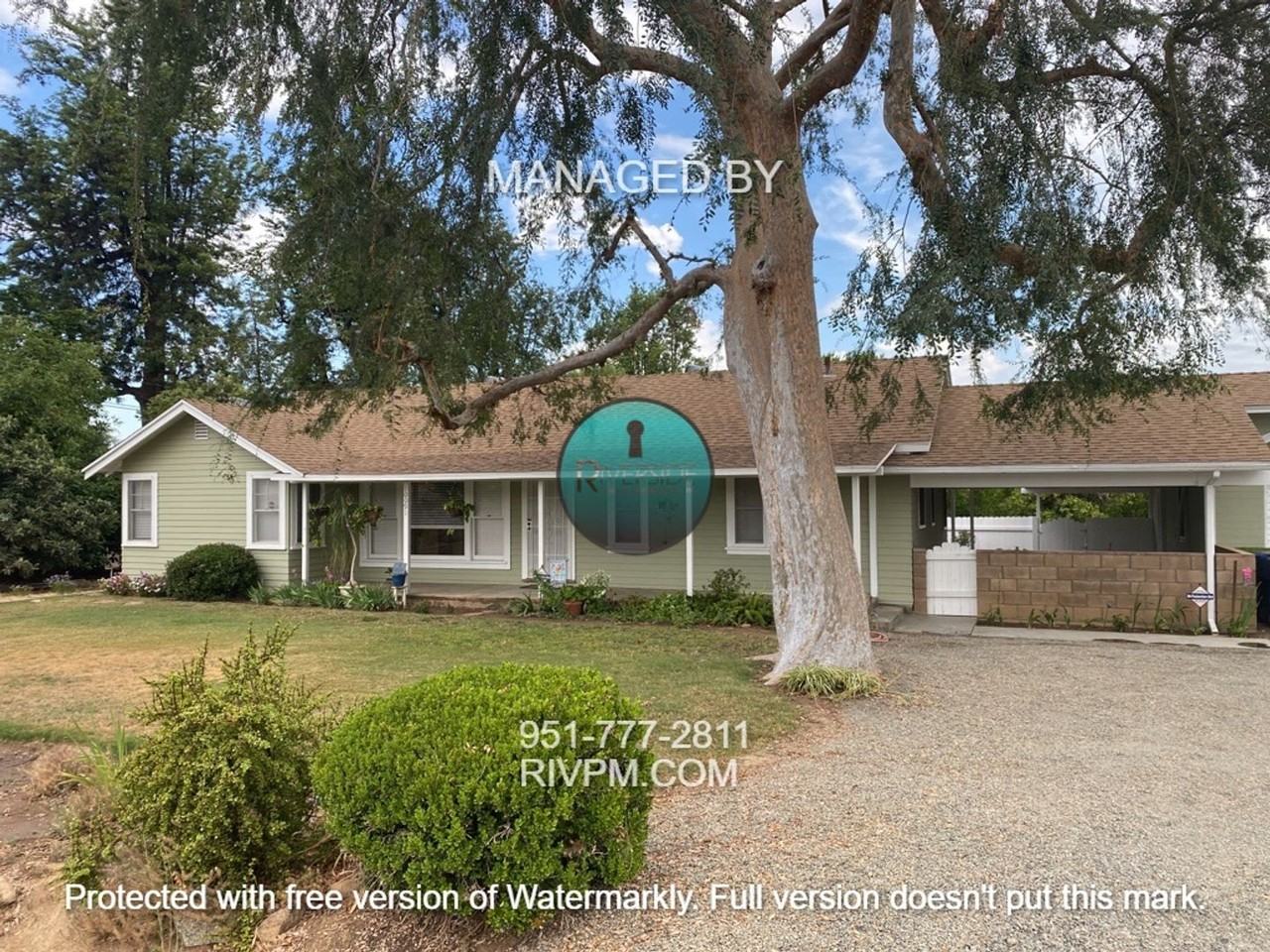 10091 Cleveland Ave - Photo 2 of 35