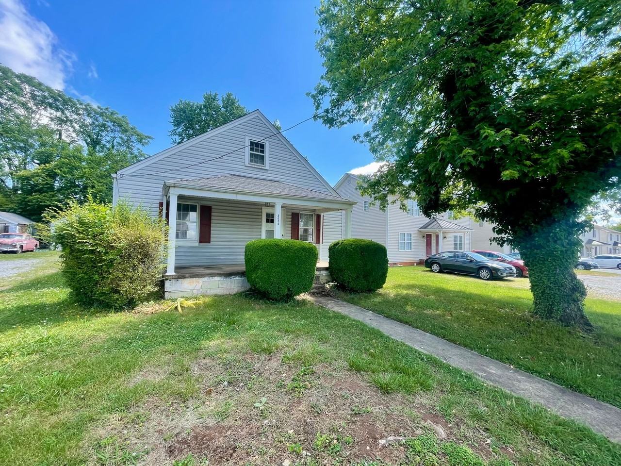 2600 Old Forest Rd - Photo 2 of 11