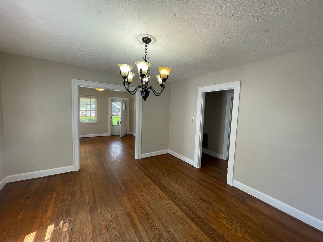 2600 Old Forest Rd - Photo 4 of 11