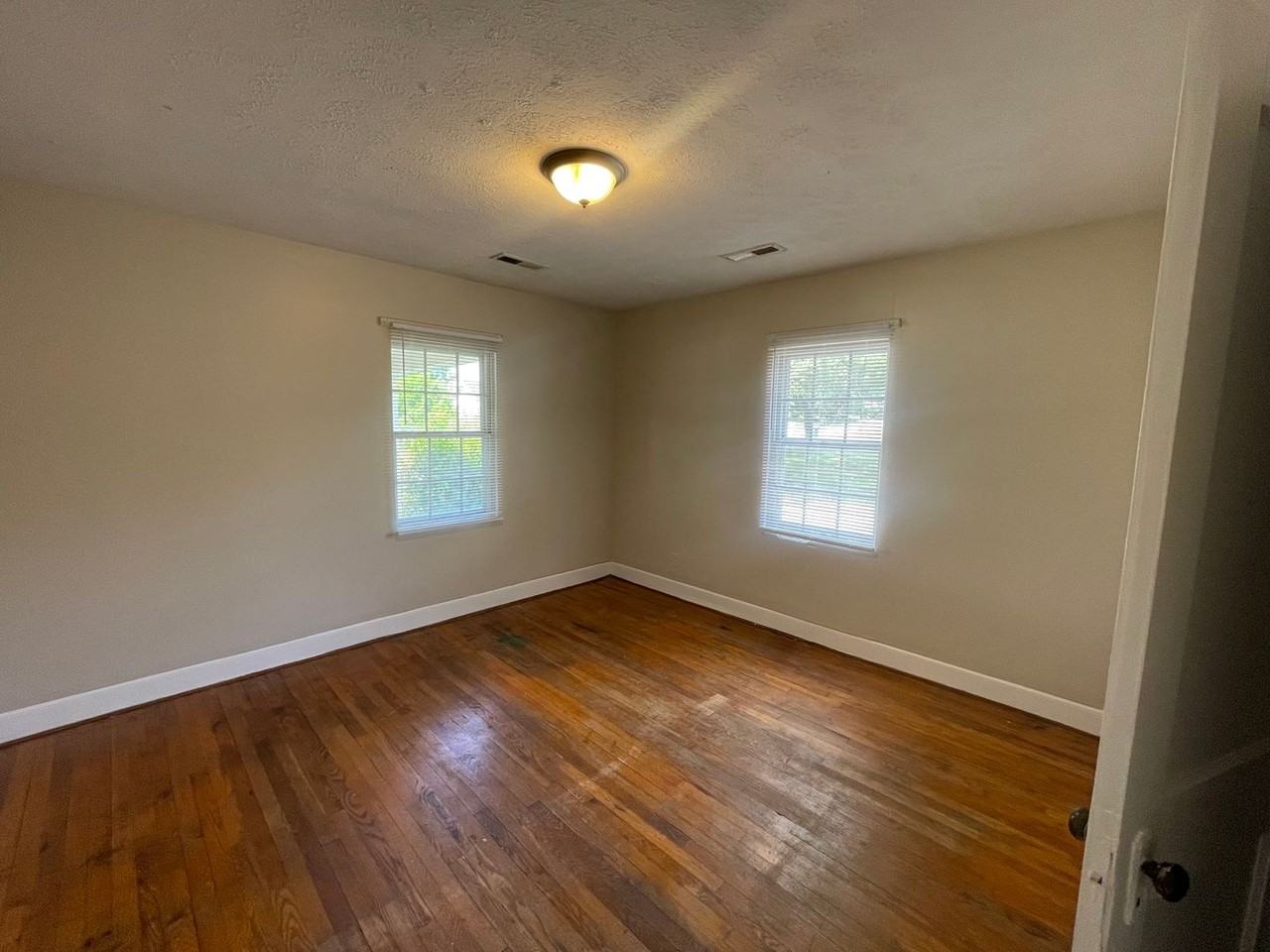 2600 Old Forest Rd - Photo 6 of 11
