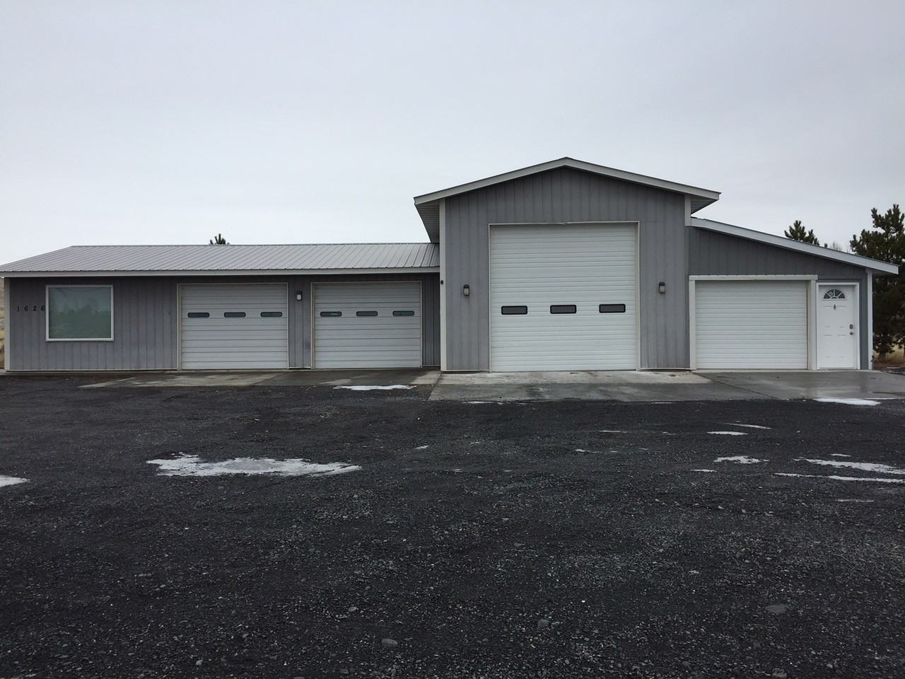 1626 Basin St Sw - Photo 2 of 13