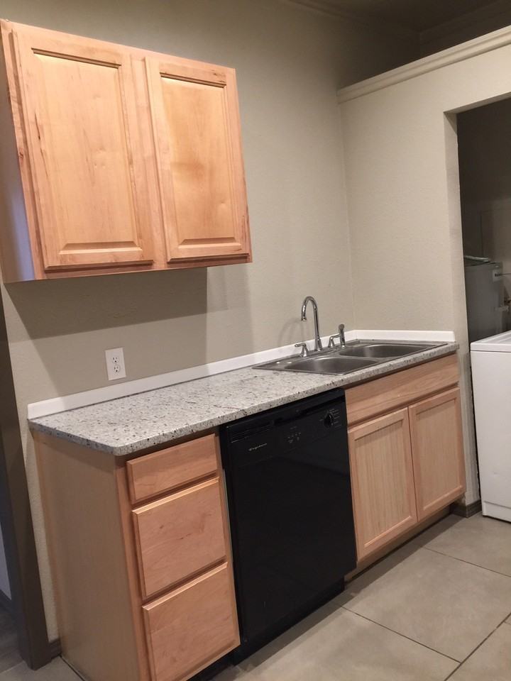 1626 Basin St Sw - Photo 7 of 13
