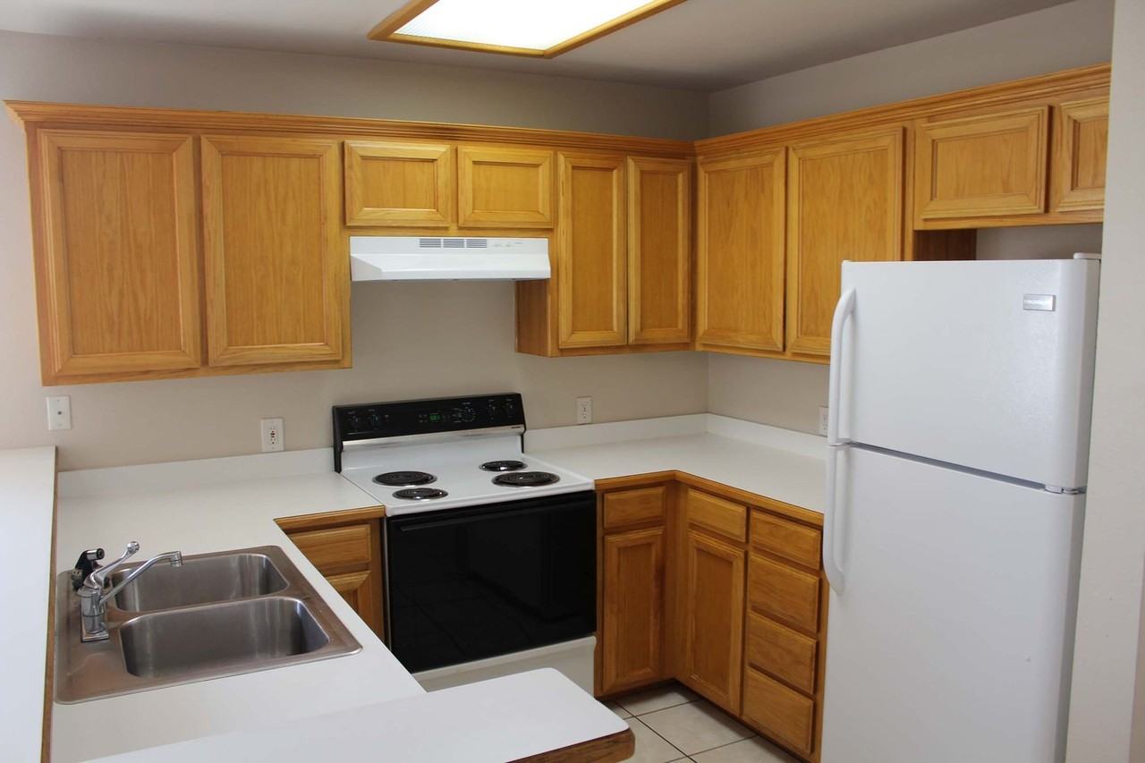 3128 Cedar Hill Street - Photo 2 of 10