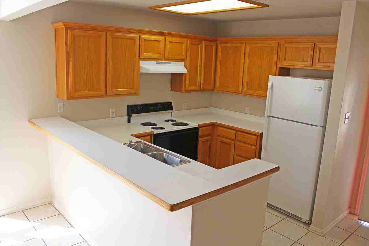 3128 Cedar Hill Street - Photo 3 of 10