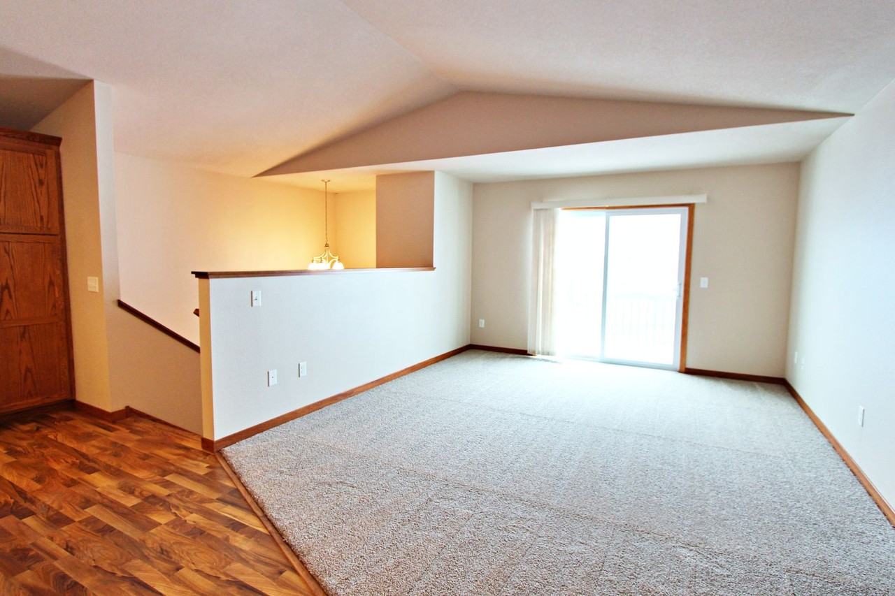 3111 8th St Ne - Photo 4 of 25