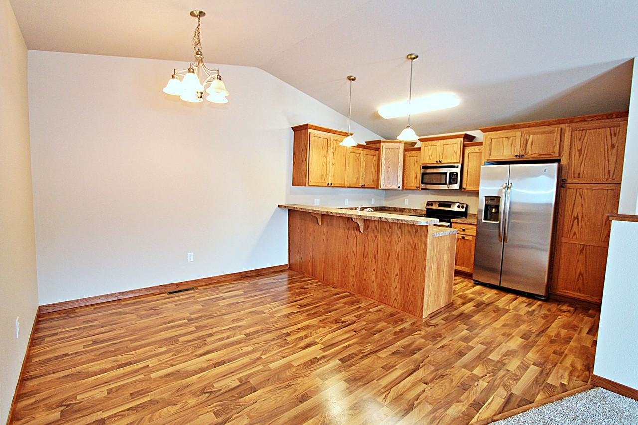 3111 8th St Ne - Photo 5 of 25