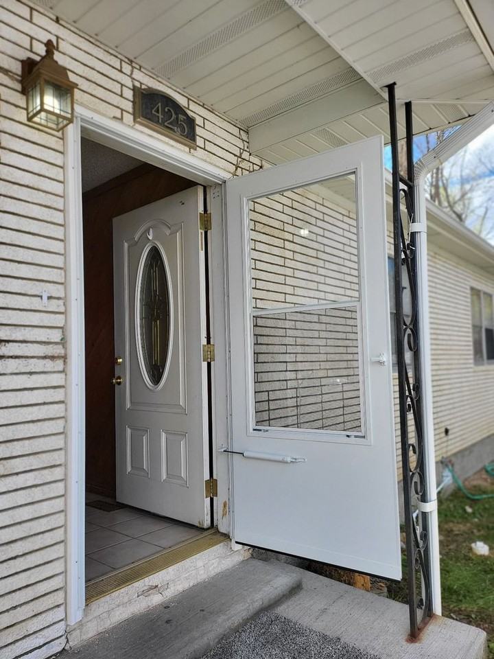 425 Nolan St - Photo 3 of 25