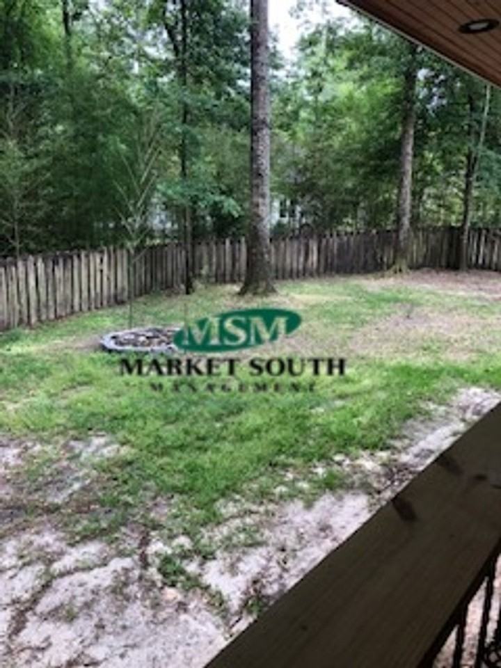 110 Longwood Dr - Photo 5 of 26