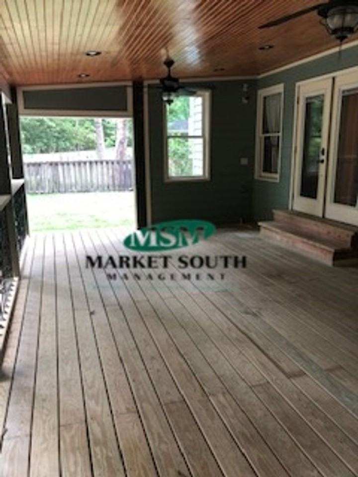 110 Longwood Dr - Photo 7 of 26