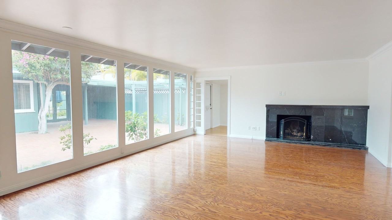 1811 Visalia Row - Photo 2 of 15