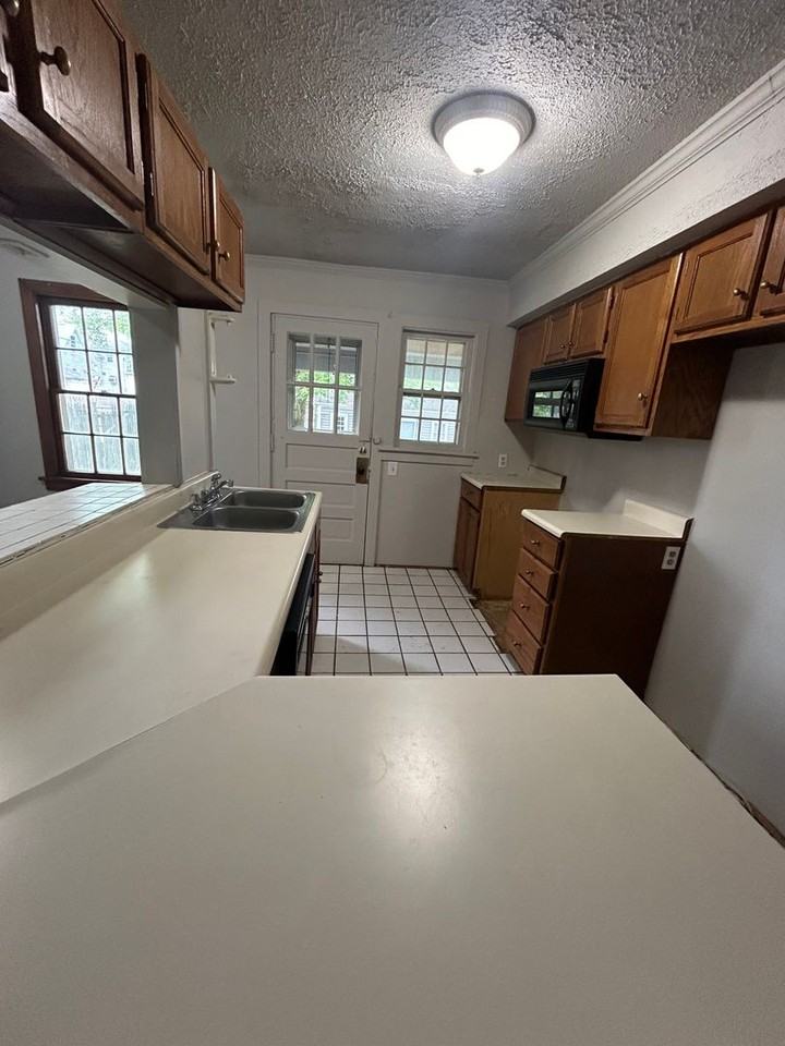 3120 Beaver Ave - Photo 3 of 6