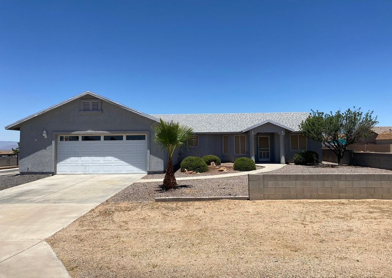 7787 E Larkspur Dr - Photo 2 of 10