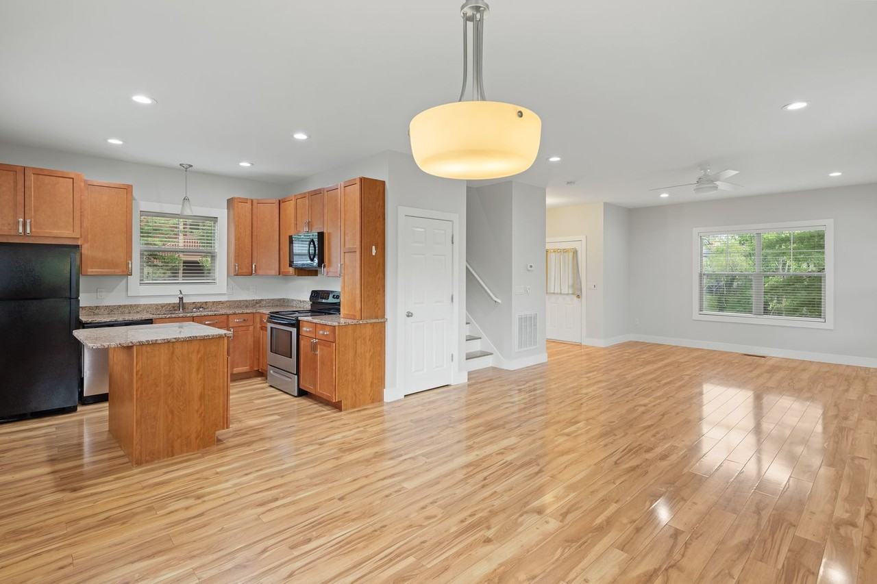 6 Thurland Ave - Photo 7 of 22