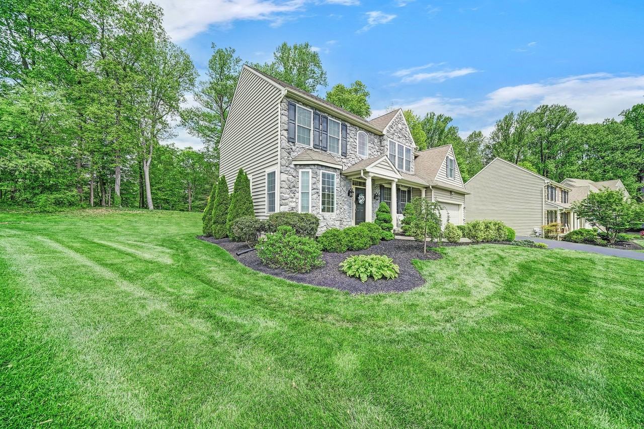 177 Shinnecock Hl - Photo 2 of 50