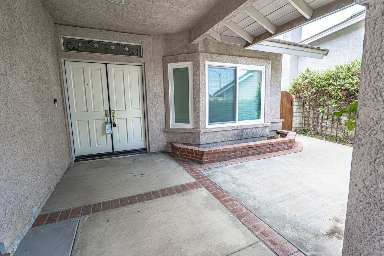 22572 Tulip Ct - Photo 2 of 28
