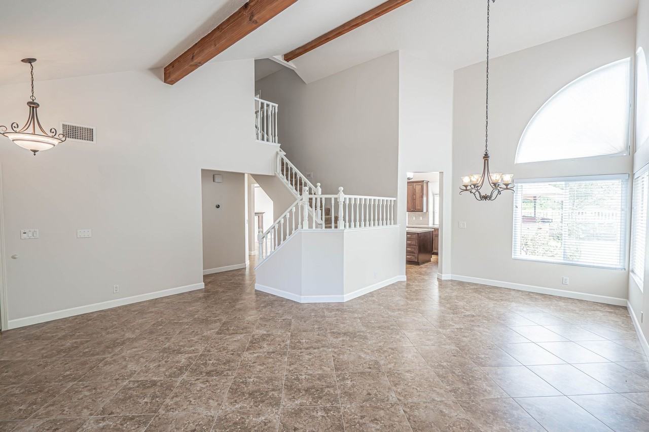 22572 Tulip Ct - Photo 4 of 28