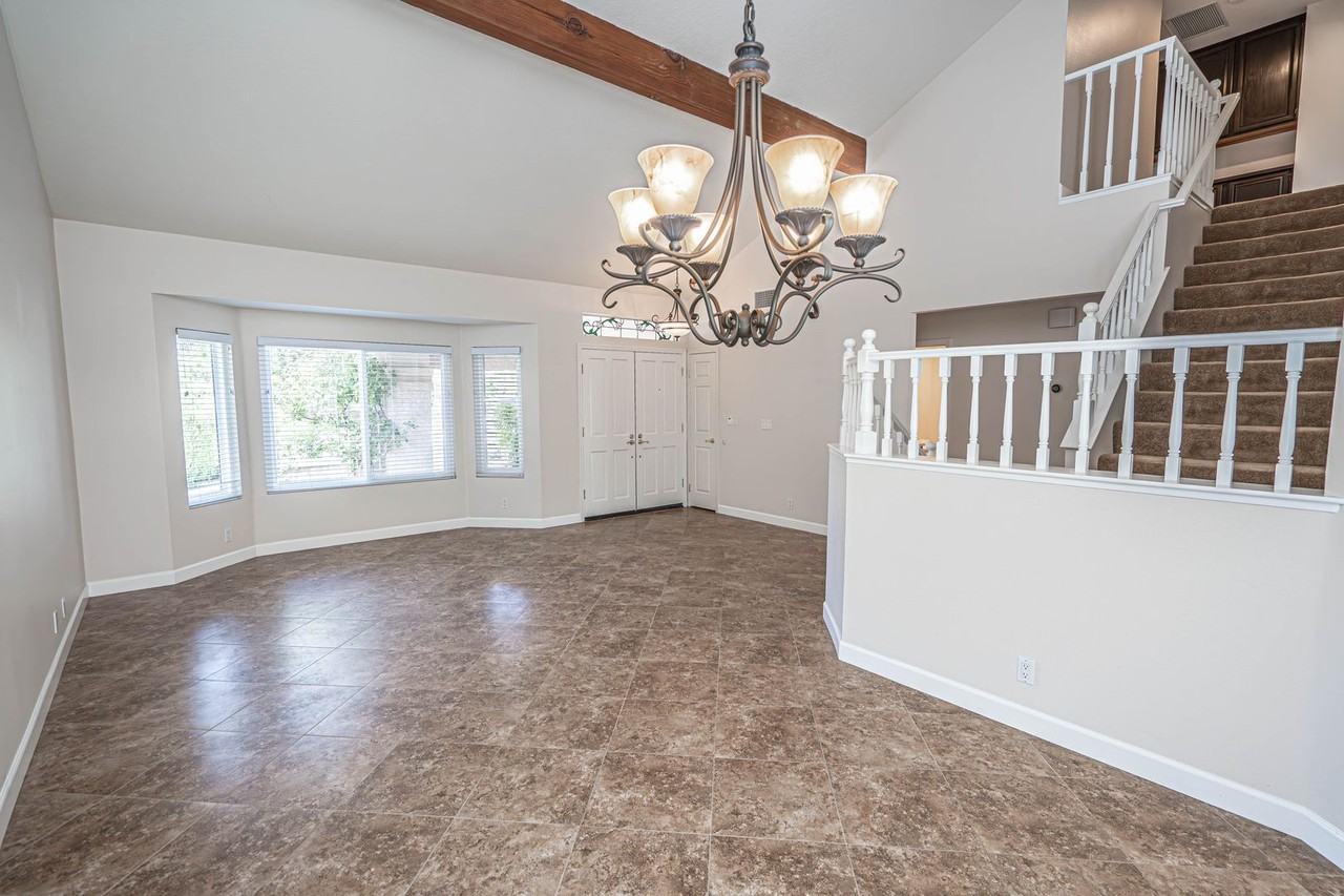 22572 Tulip Ct - Photo 6 of 28