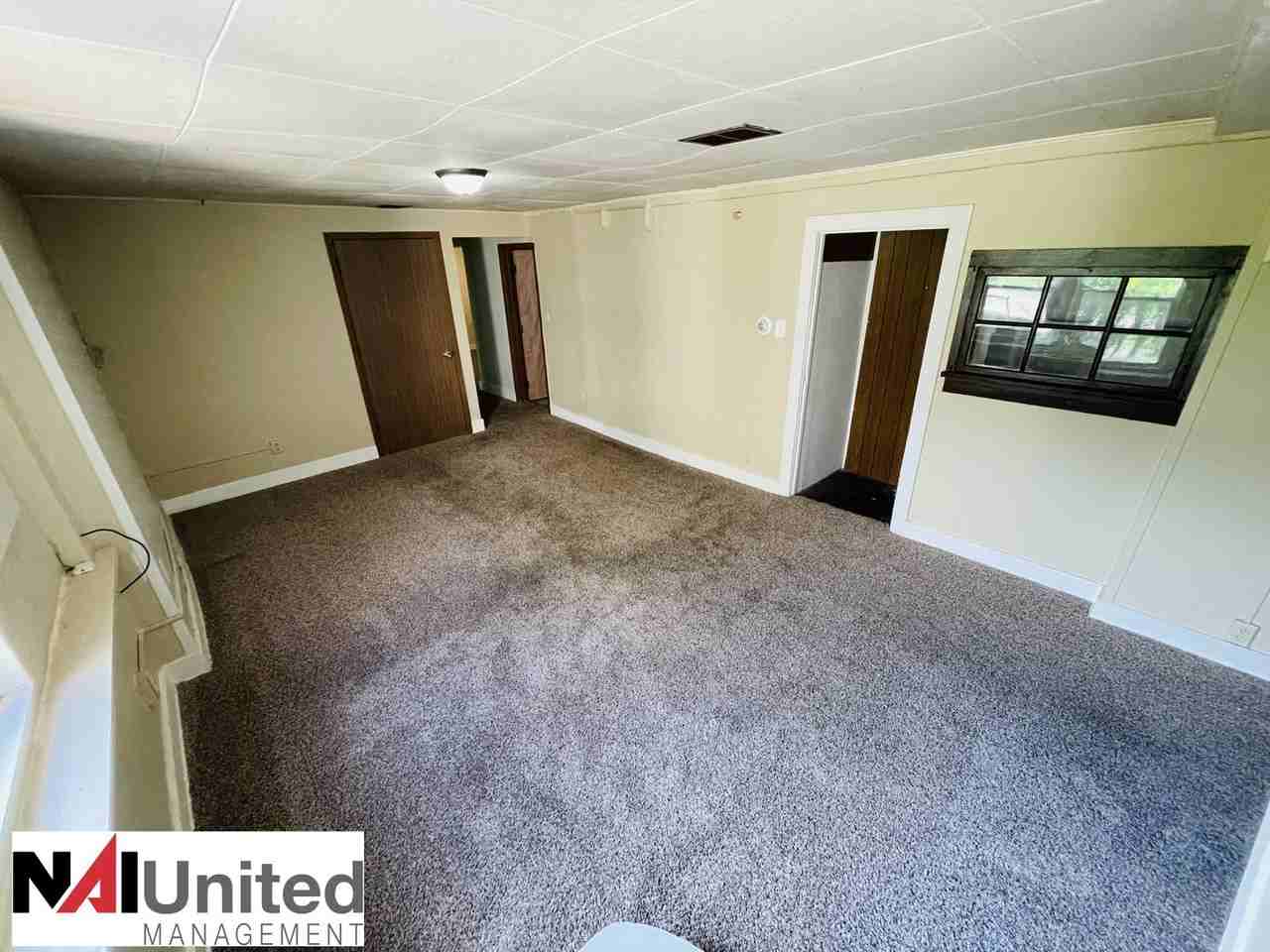 Seven Sisters - 2220 S. Lemon - Photo 2 of 5