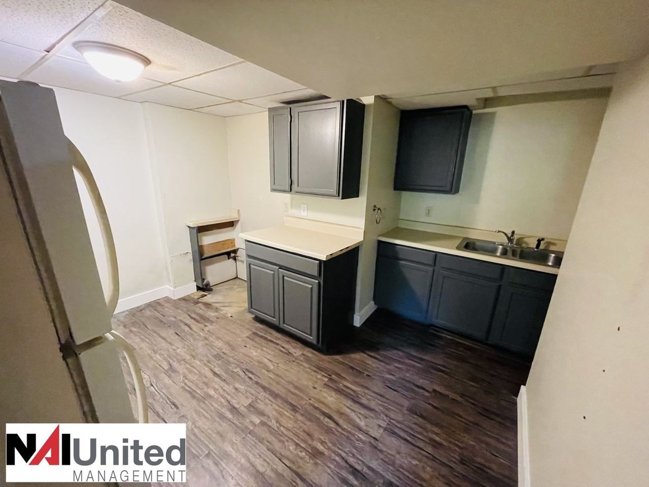 Seven Sisters - 2220 S. Lemon - Photo 3 of 5