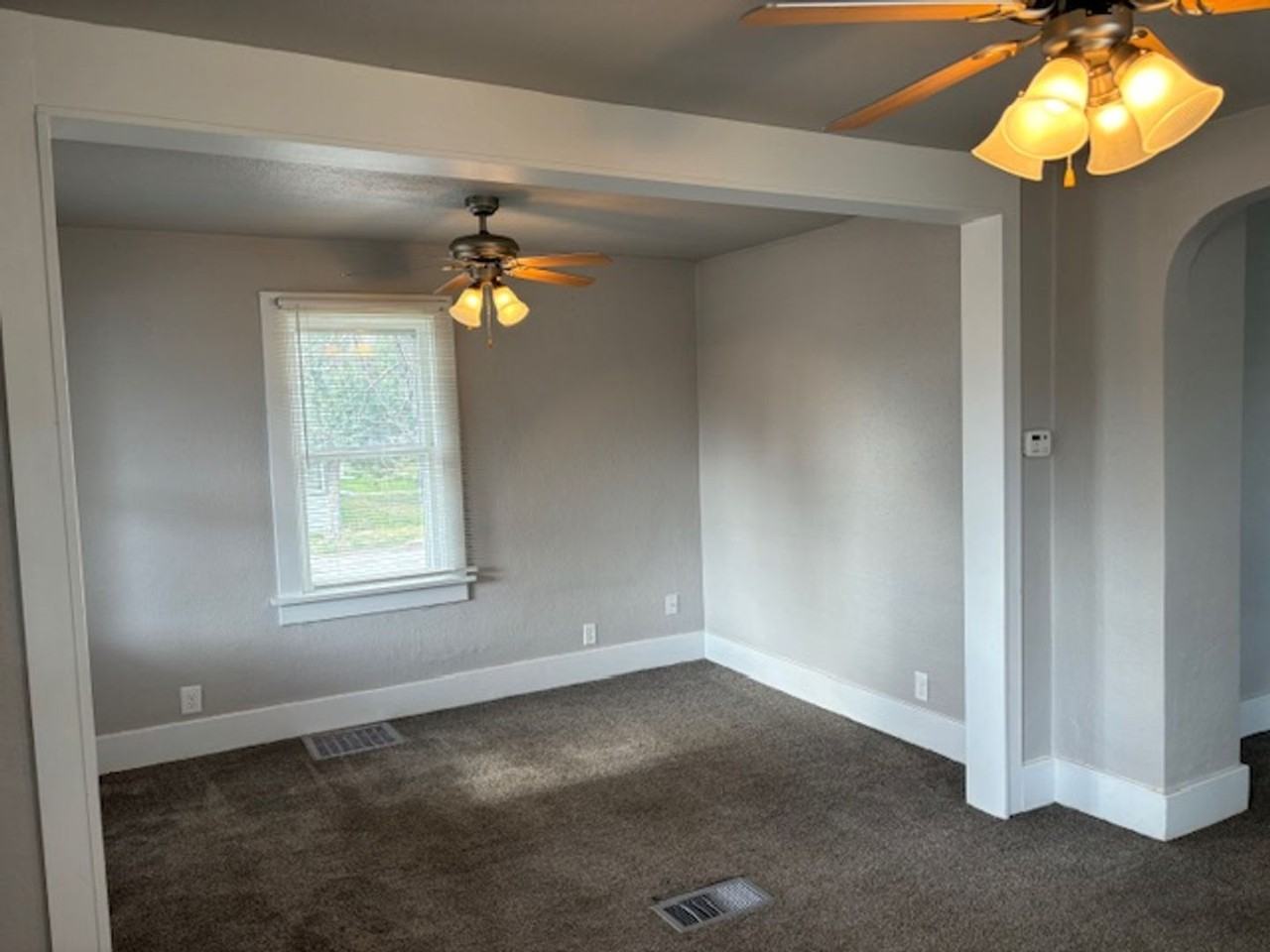 839 N Jefferson St - Photo 4 of 9