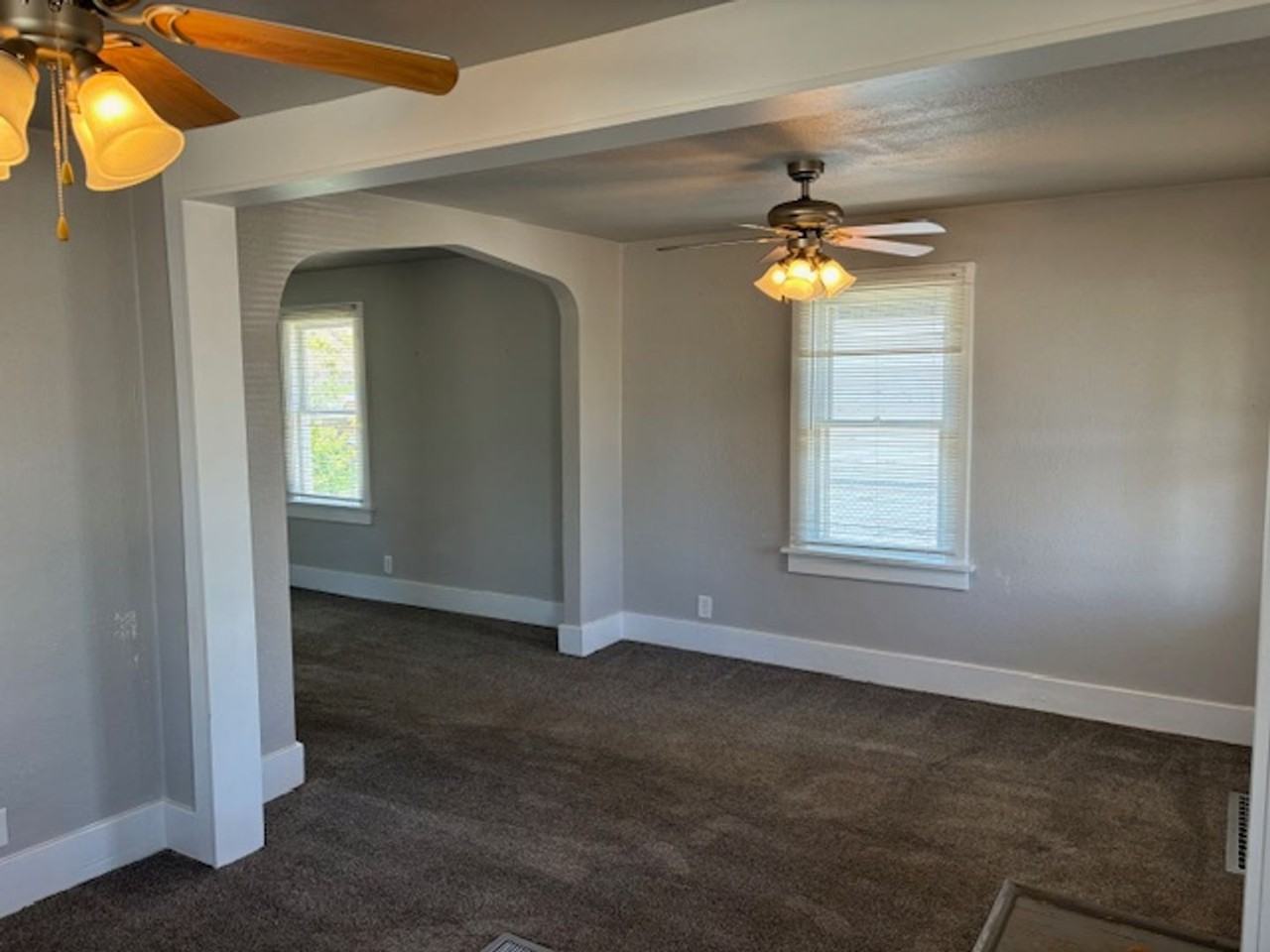 839 N Jefferson St - Photo 5 of 9