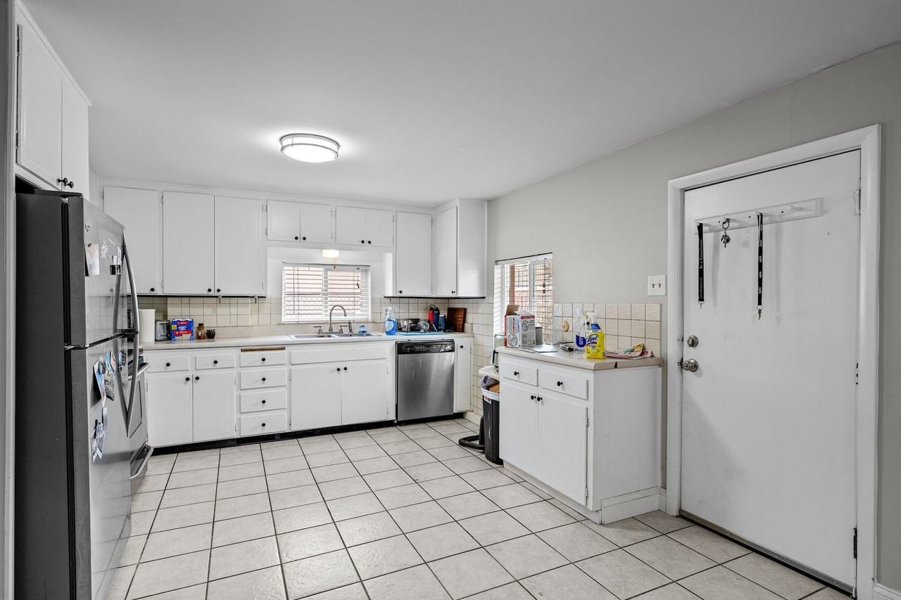2938 W 42nd Ave - Photo 3 of 22