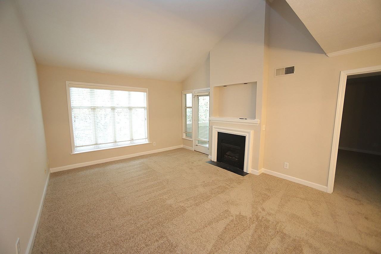 1021 Nicholwood Dr - Photo 3 of 16