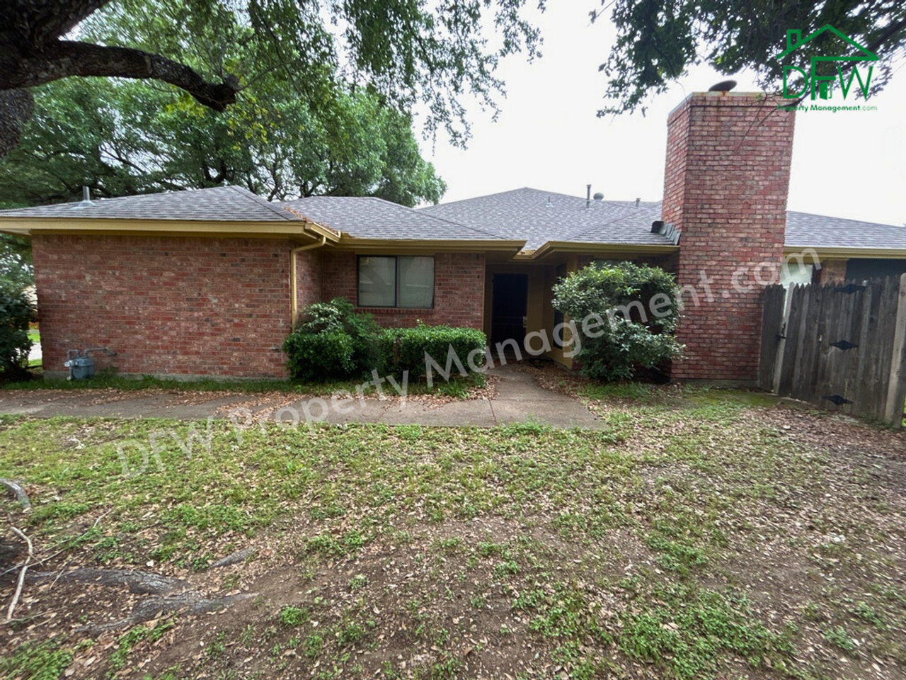 816 Summit Dr - Photo 2 of 34