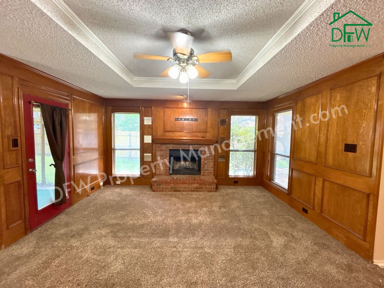 816 Summit Dr - Photo 3 of 34