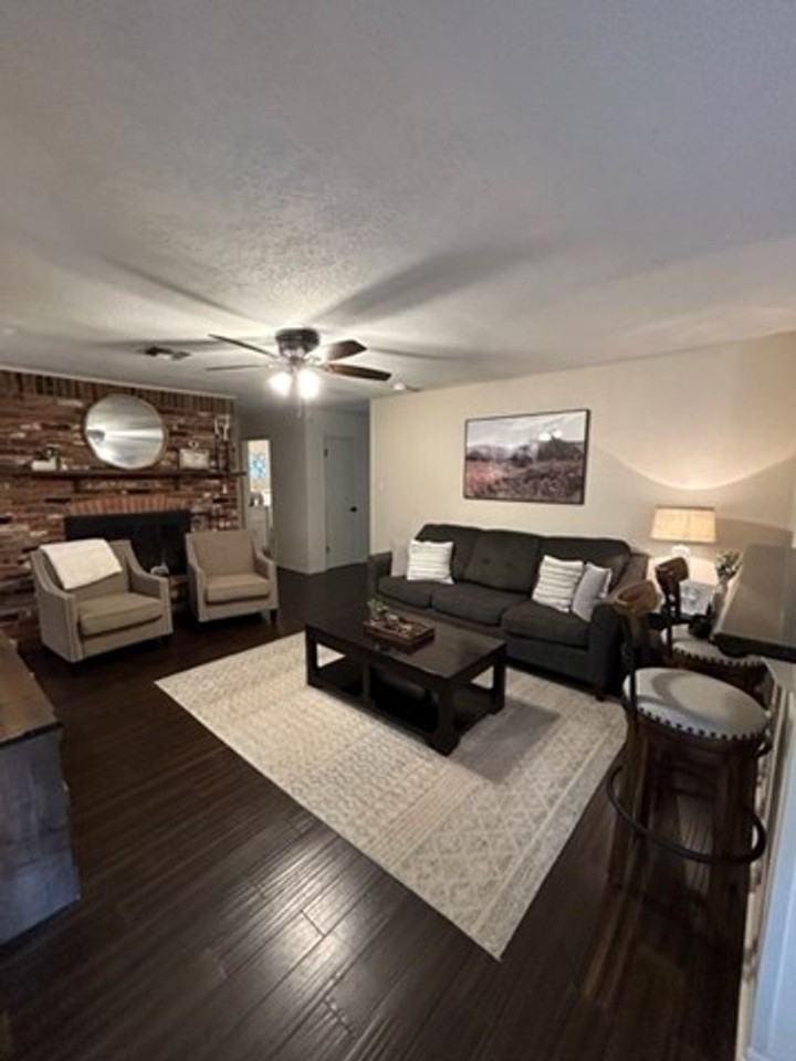 7004 Pinon St - Photo 3 of 16