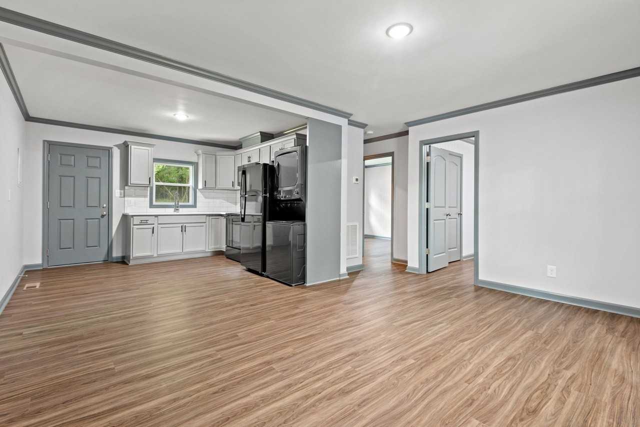 419 Ridley St - Photo 3 of 15