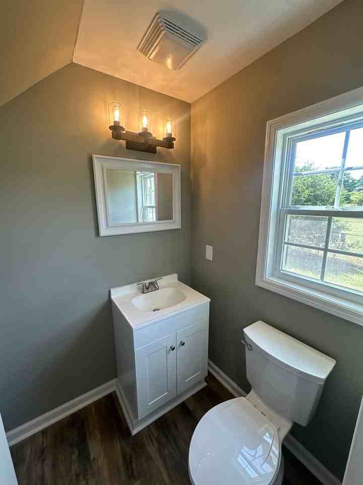 227 Long St - Photo 7 of 14