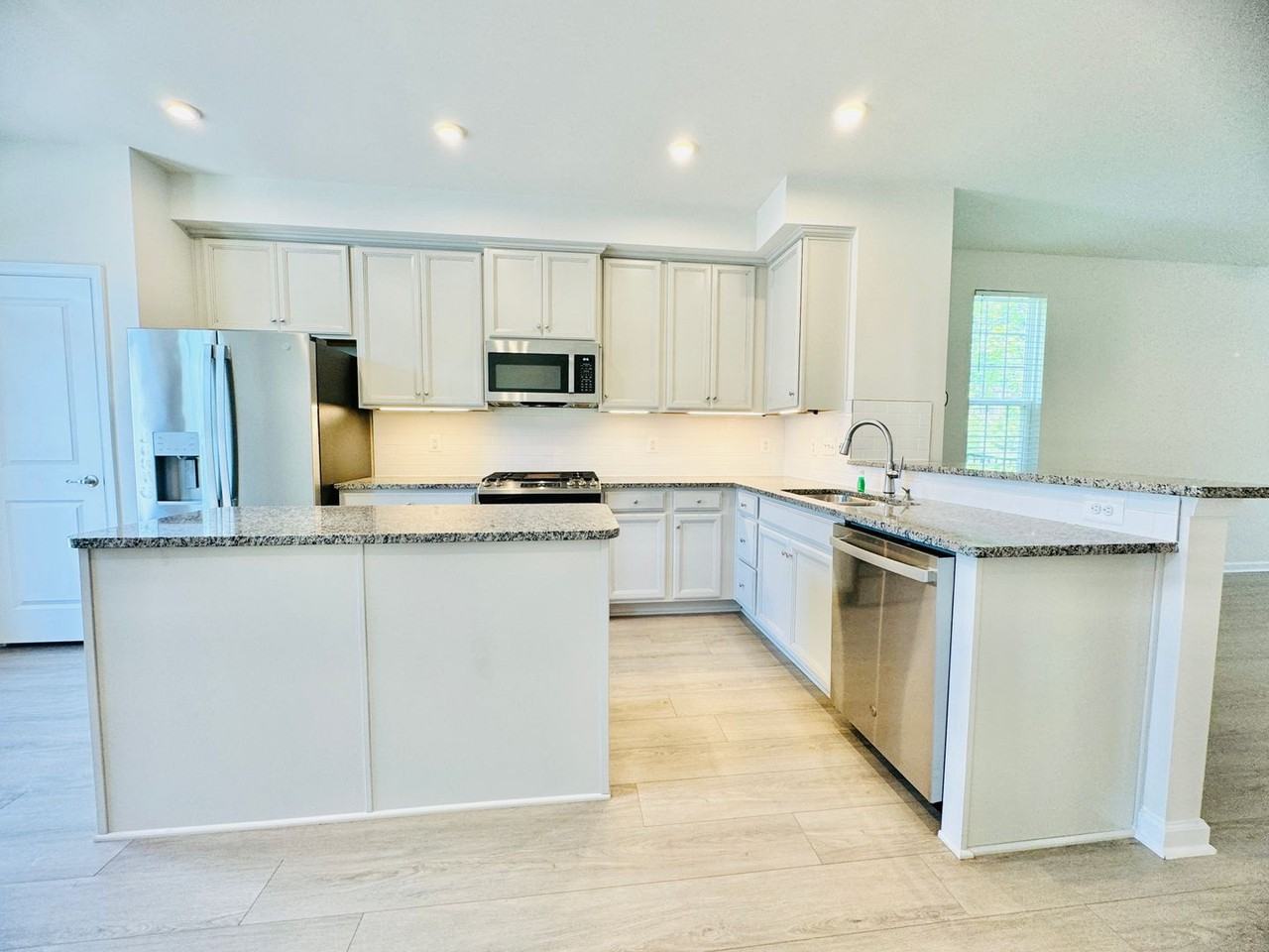 18374 Reaper Hill Ct - Photo 3 of 26