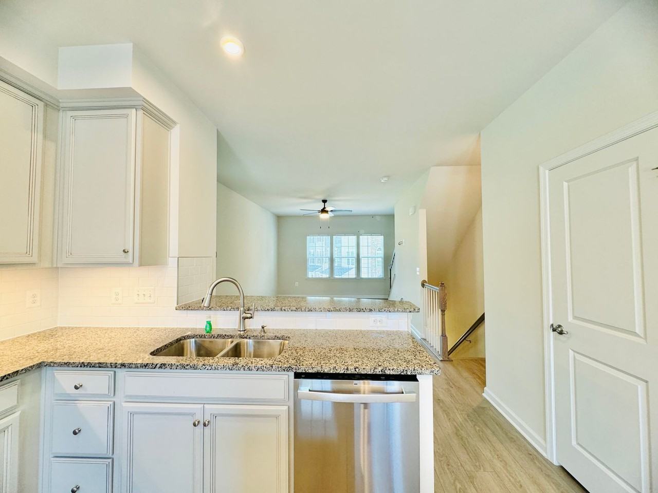 18374 Reaper Hill Ct - Photo 5 of 26