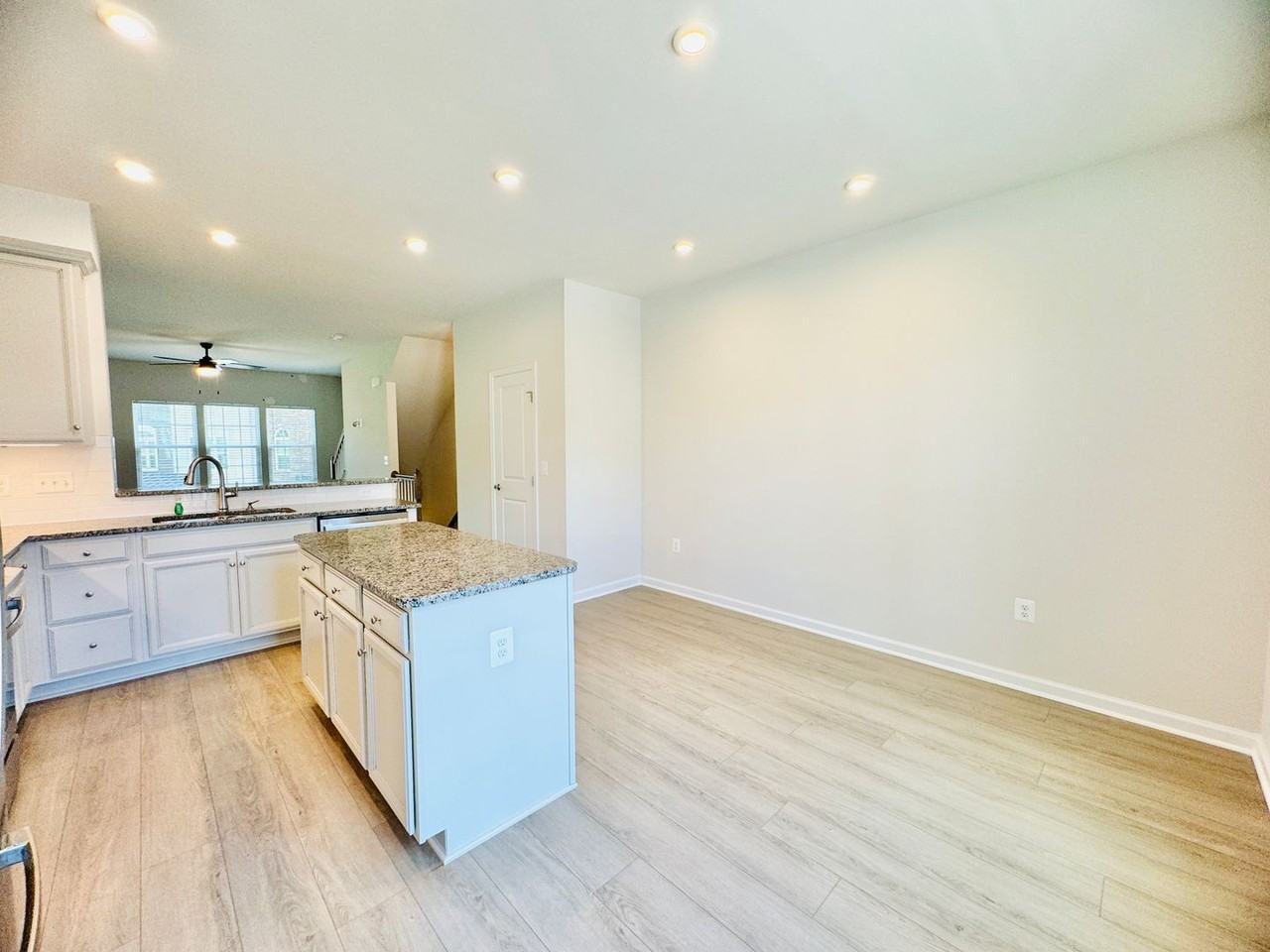 18374 Reaper Hill Ct - Photo 6 of 26