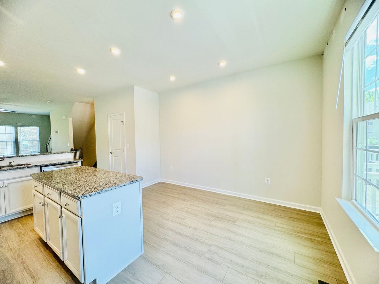 18374 Reaper Hill Ct - Photo 7 of 26