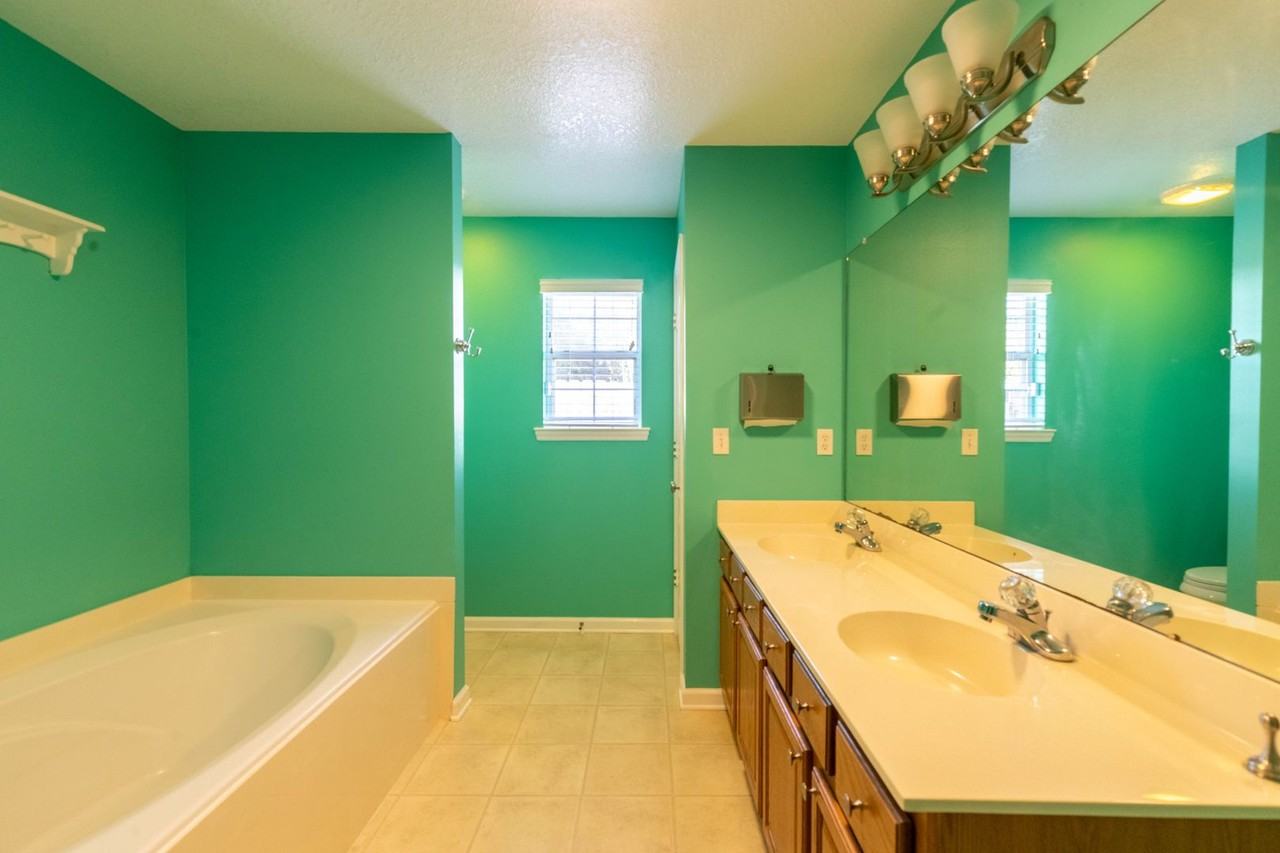 15231 Shadow Creek Dr - Photo 3 of 22