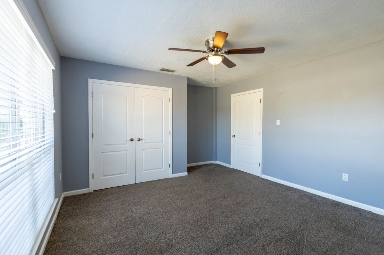 15231 Shadow Creek Dr - Photo 2 of 22