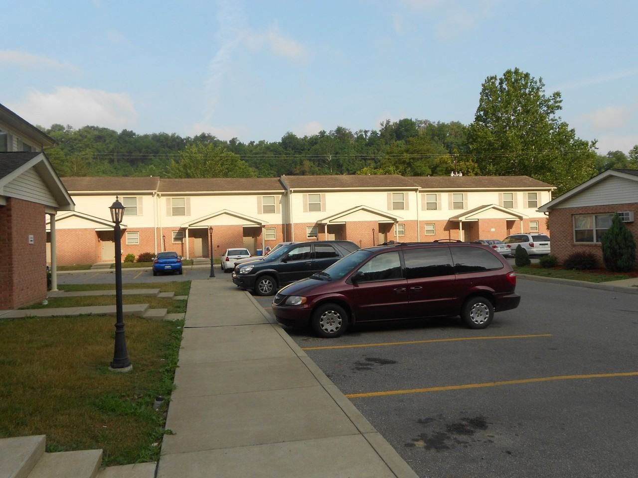 404 Pebble Dr - Photo 3 of 3