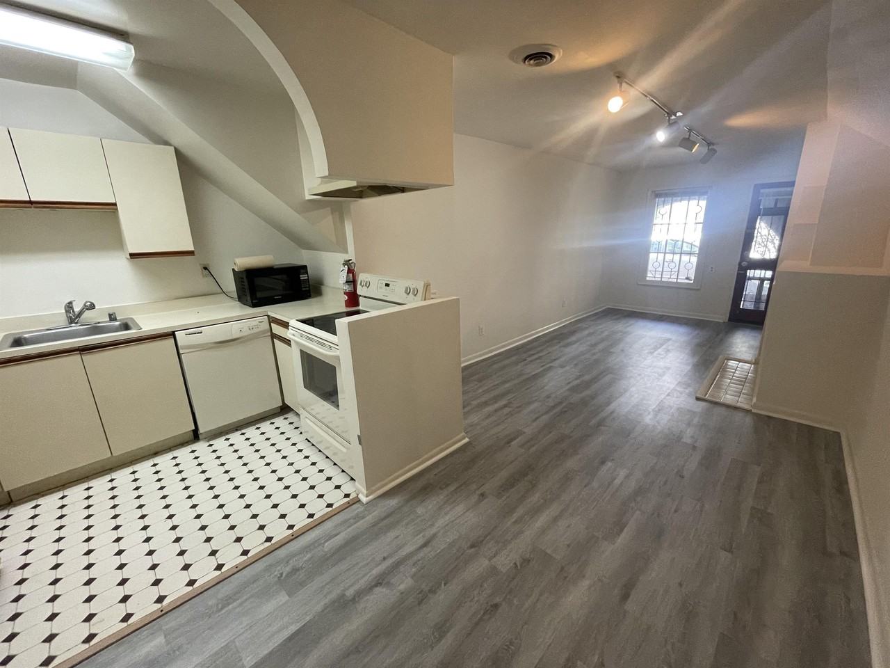 1415 Hopkins Street NW - Photo 4 of 14