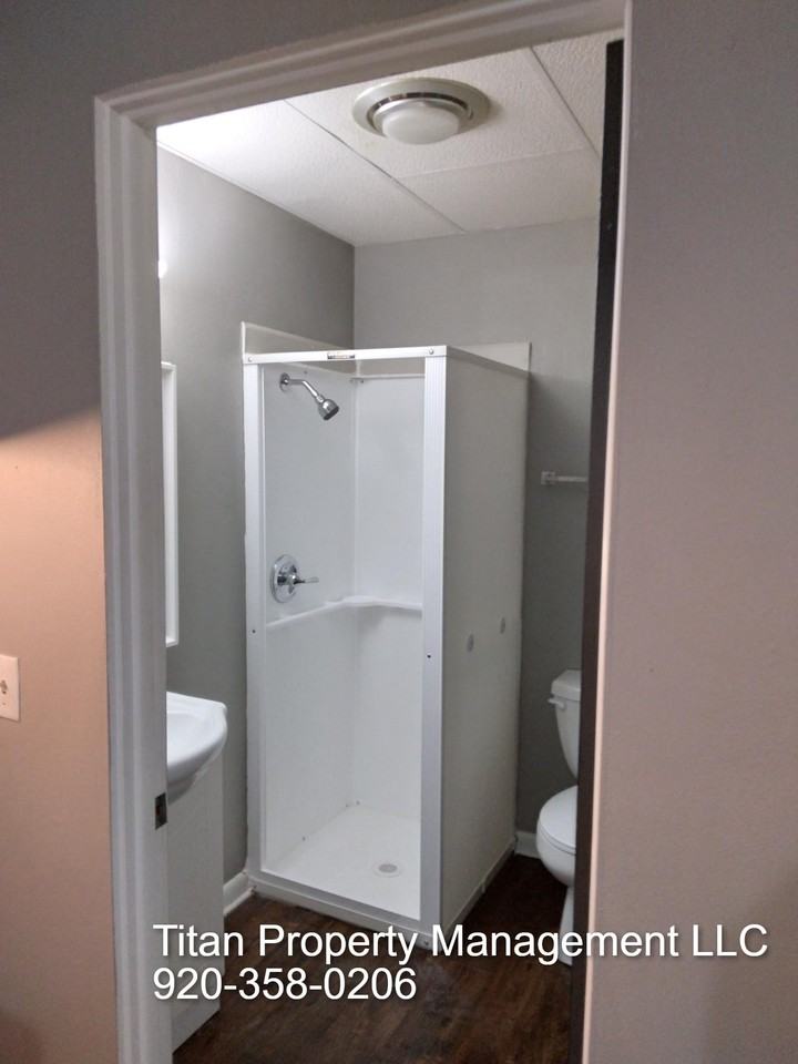 570 Mill St - Photo 4 of 11