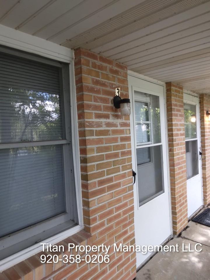 570 Mill St - Photo 5 of 11