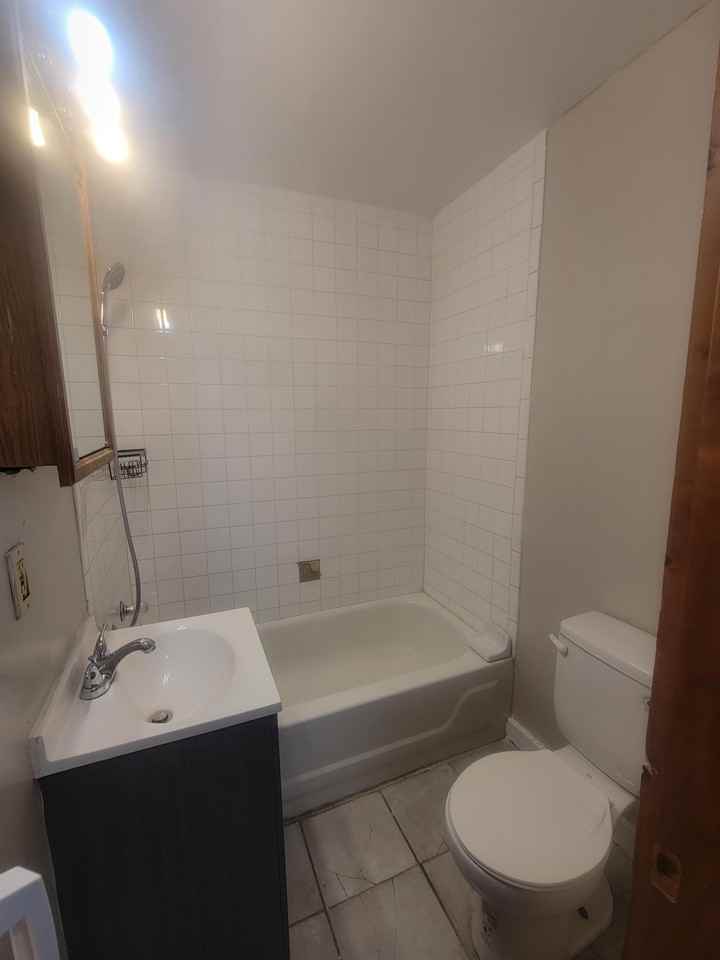 2191 Jefferson St. 1st Flr. Rear/ 2189 - Photo 2 of 2