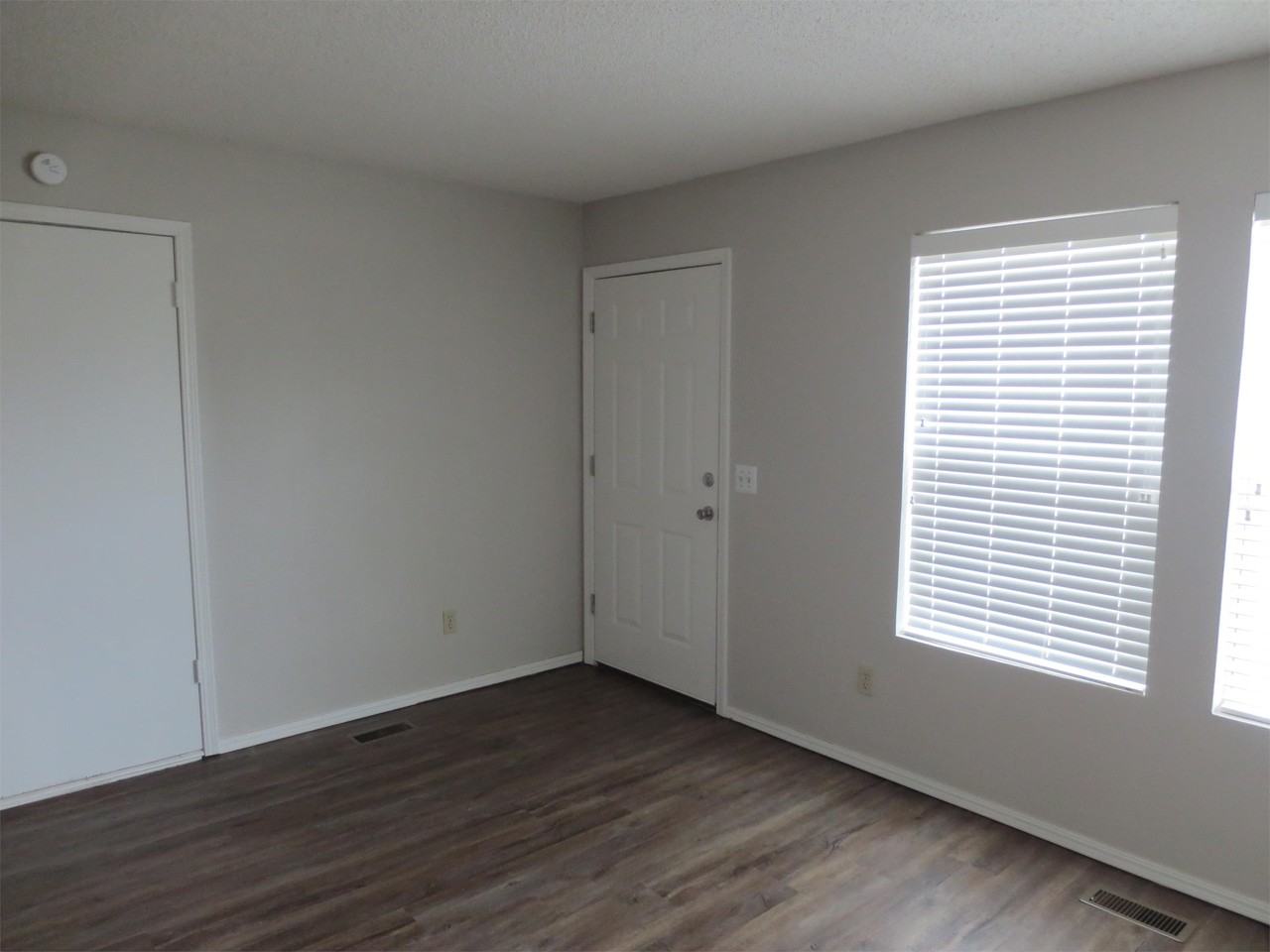 890013 - 1125 East Campbell St - Photo 4 of 21